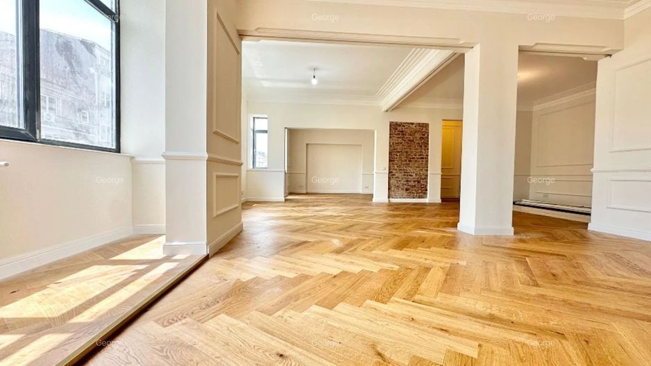 Apartament cu 3 camere decomandat în Universitate - Poză 3