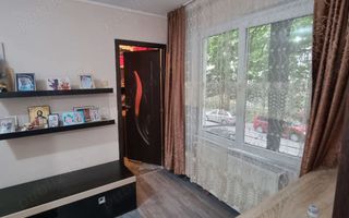 De vanzare apartament cu 3 camere - Poză 7
