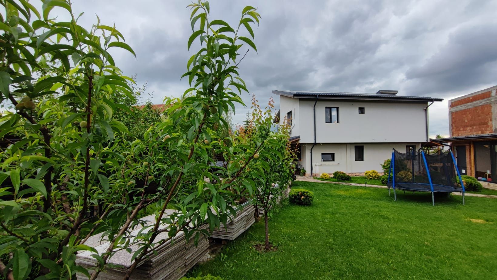 Duplex premium cu curte superb amenajată și anexă 80 mp - Poză 9