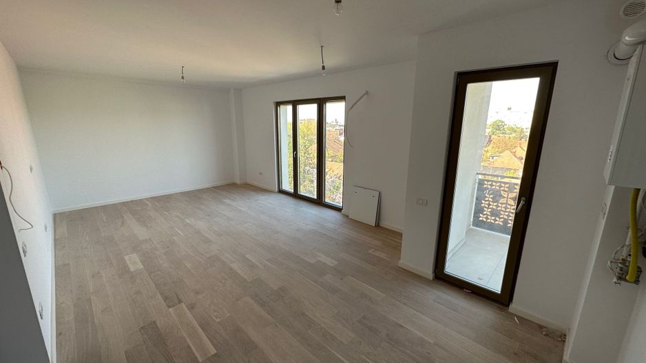 Apartament 3 camere - Poză 1