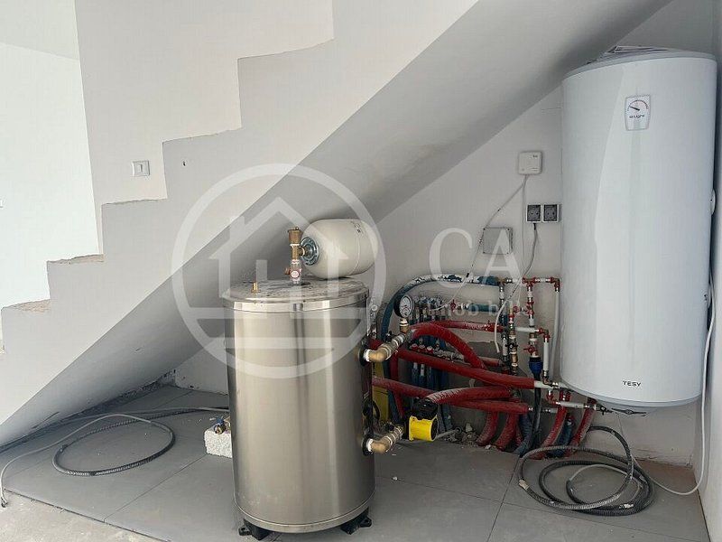 Casa de vanzare tip duplex cu 5 camere in Paleu, Oradea - Poză 1