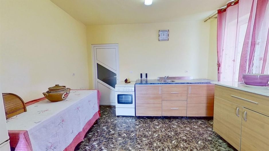 Proprietate pe 2 niveluri, curte individuala si garaj, cartier linistit, Rasnov. - Poză 28