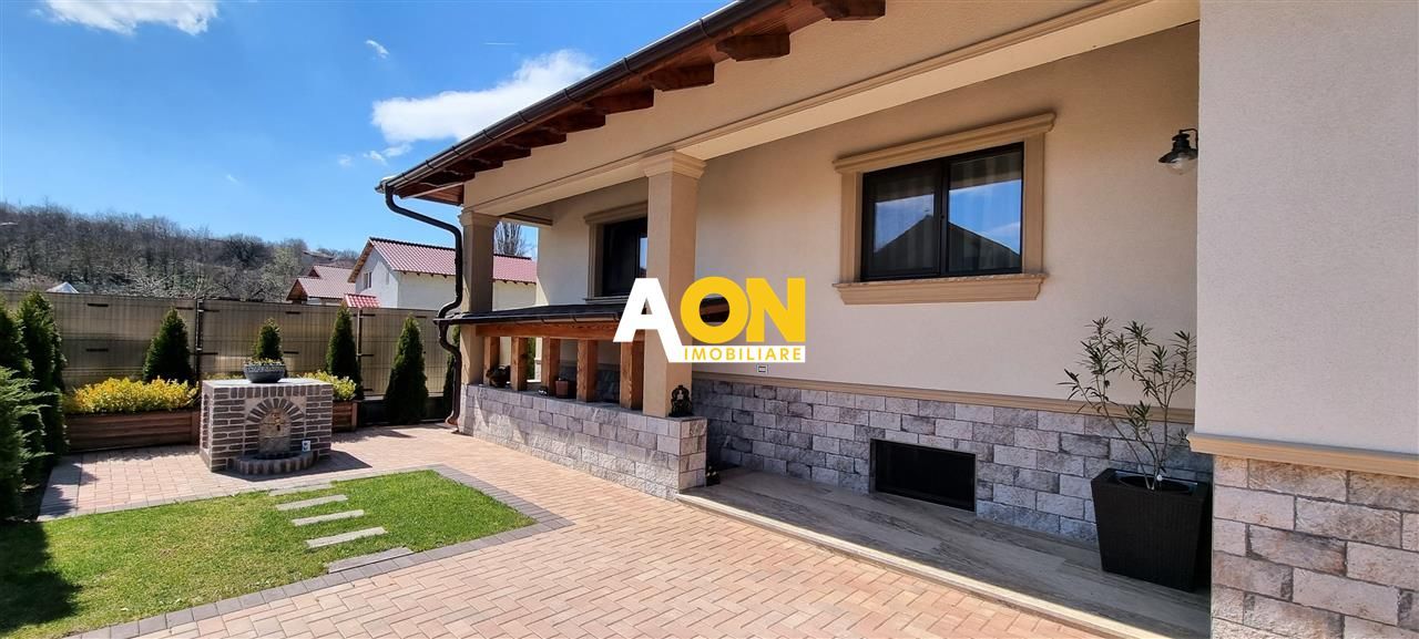 Casa 4 camere finisaje de lux 950 mp teren Com. Ciugud - Poză 22