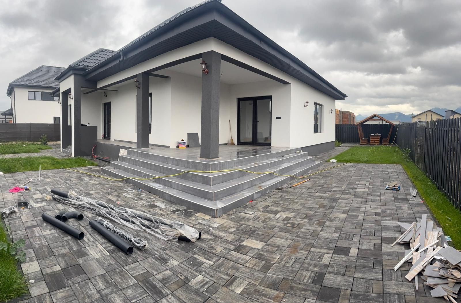 Casa individuala pe parter, zona Izvor - Poză 2