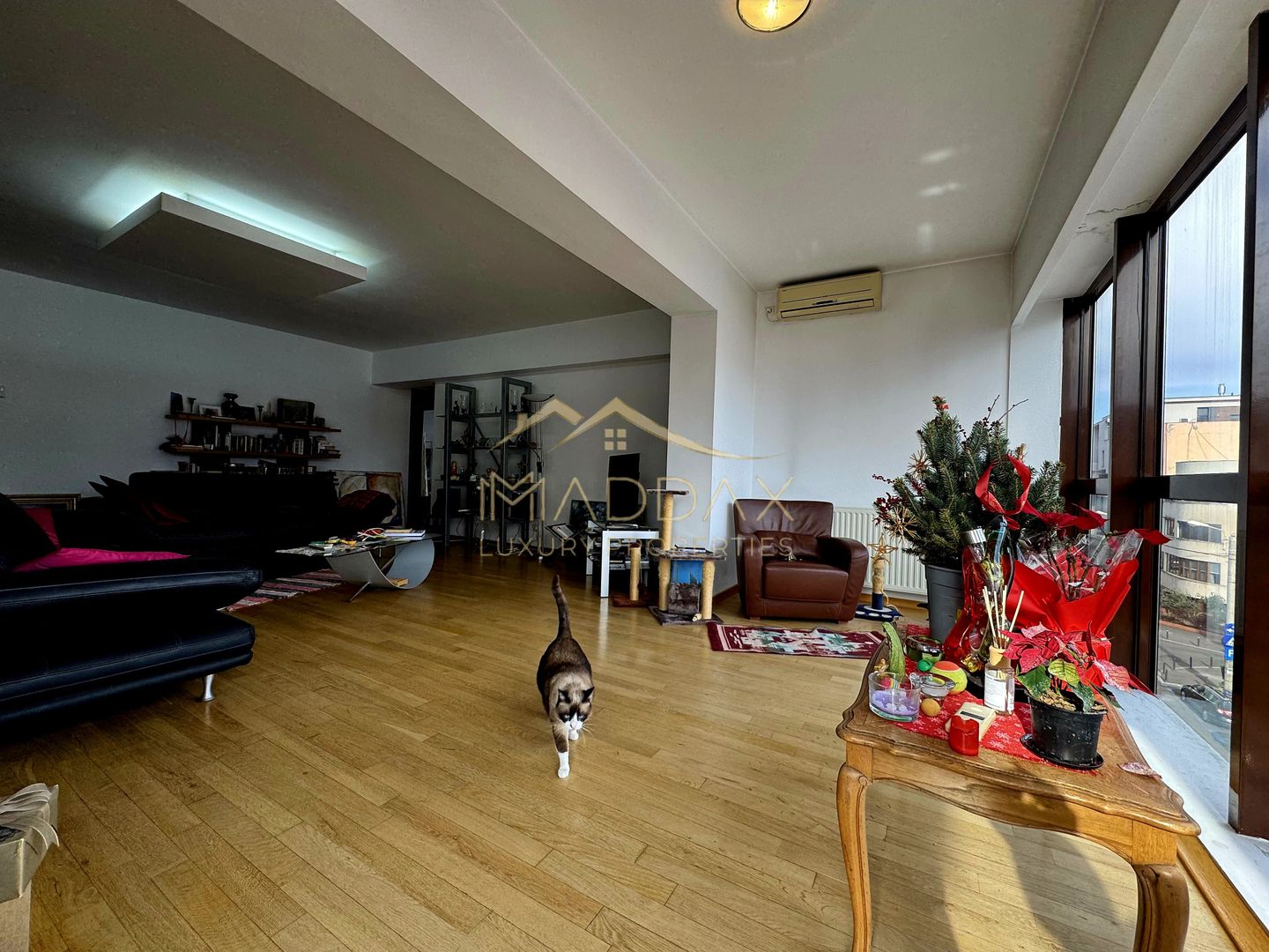 Apartament Elegant de Închiriat – 5 Camere/ 3 Băi, *Arcul de Triumf* - Poză 5