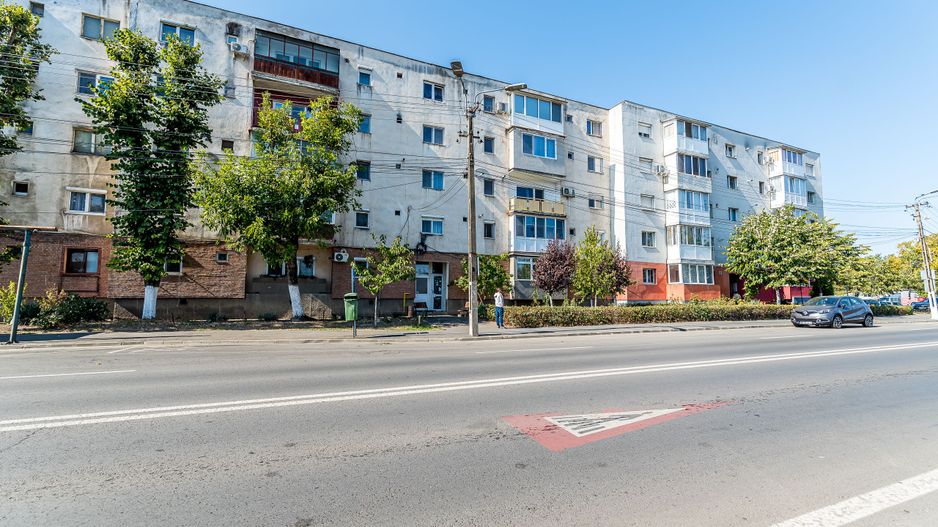 Apartament 2 camerel, bloc V8,  Zona 6 Vânători. - Poză 1