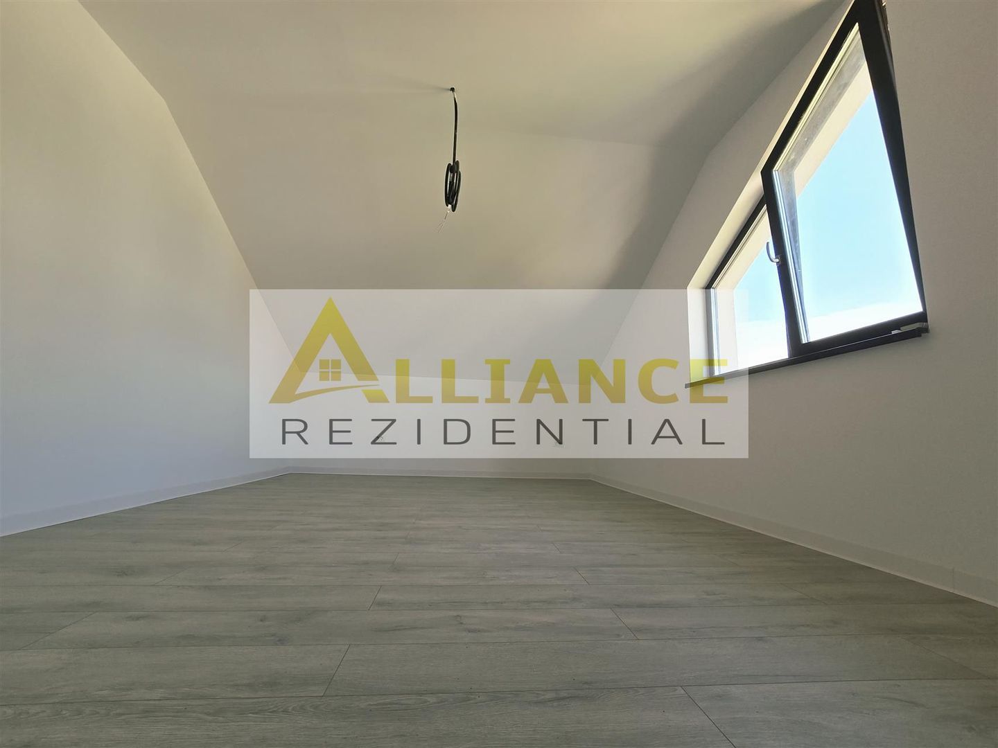 Vila- 130mp utili- beci- incalzire pardoseală-Geamuri tripan - Poză 11