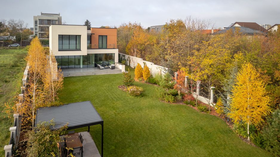 Smart-Home nZEB spectaculoasa Bucuresti Sector 1 cu deschidere lac -teren 2000mp - Poză 9