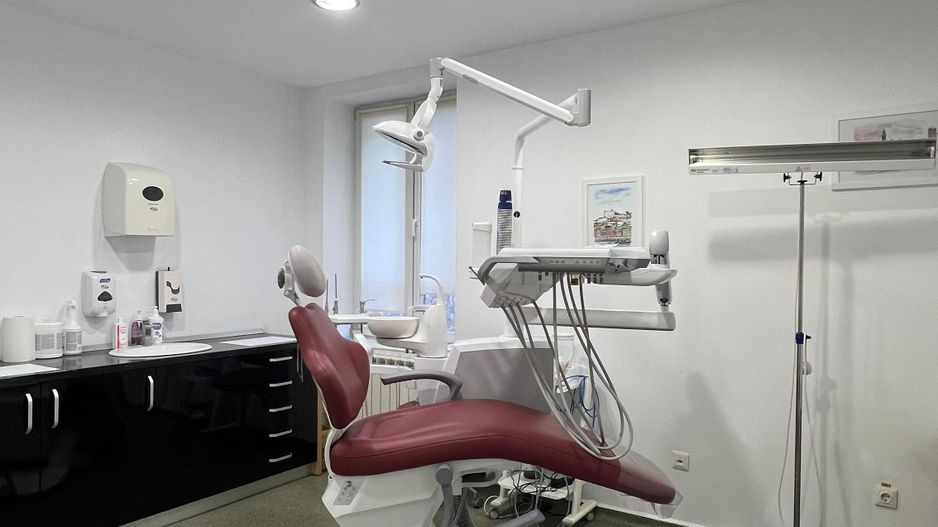 Cladire 23 de camere cu teren 554 mp - Poză 12