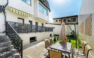 Vand apartament 5 camere ,200mp ,parter + curte proprie 150 mp - Poză 1