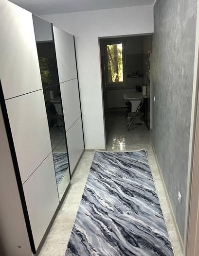 De închiriat apartament cu 2 camere în Micro 17, etaj 2, 450 euro - Poză 2