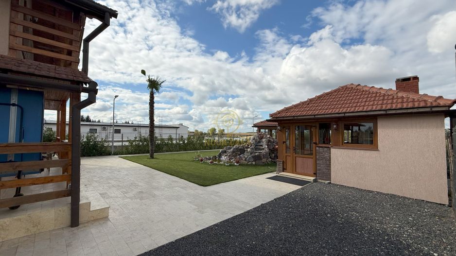 Vila de vanzare in APA-NORD  cu 2 Piscine/Zona de Relaxare/Acces lac - Poză 8