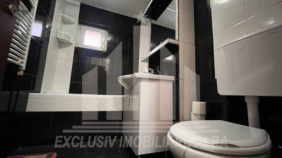 Apartament cu 3 camere de vanzare, Cetate - Poză 7