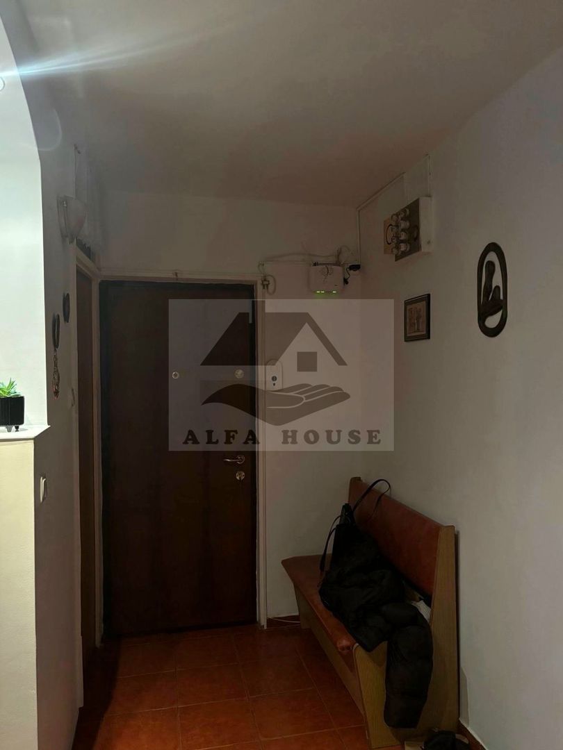 Apartament cu trei camere,  zona Racadau 75mp + doua balcoane 8mp - Poză 3