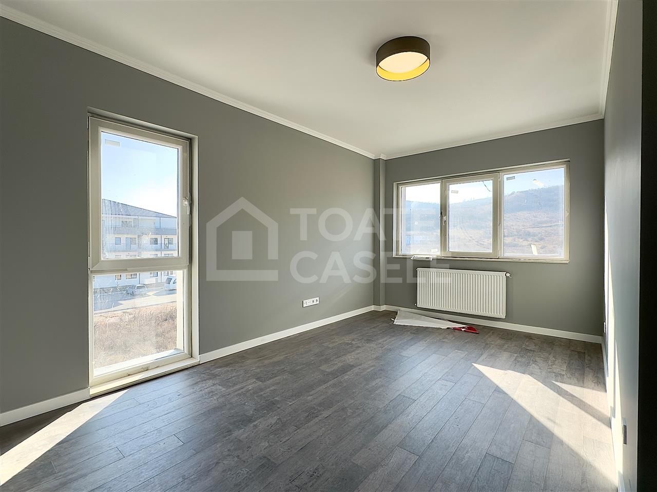 Apartament 2 camere decomandate de vanzare – Floresti, zona Terra - Poză 1