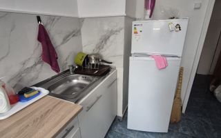 De inchiriat apartament 2 camere, Centru, 300 euro - Poză 1