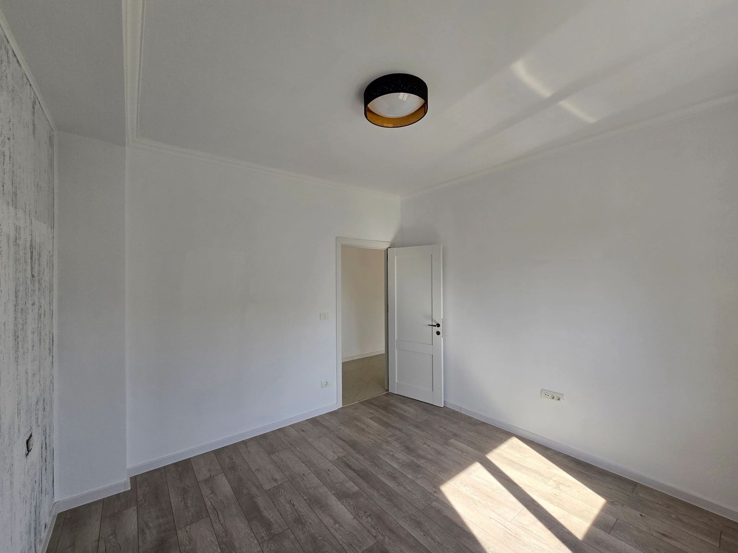 Apartament 3 camere, Zona Torontalui, Nemobilat, Bloc Nou, Loc de parcare inclus - Poză 5