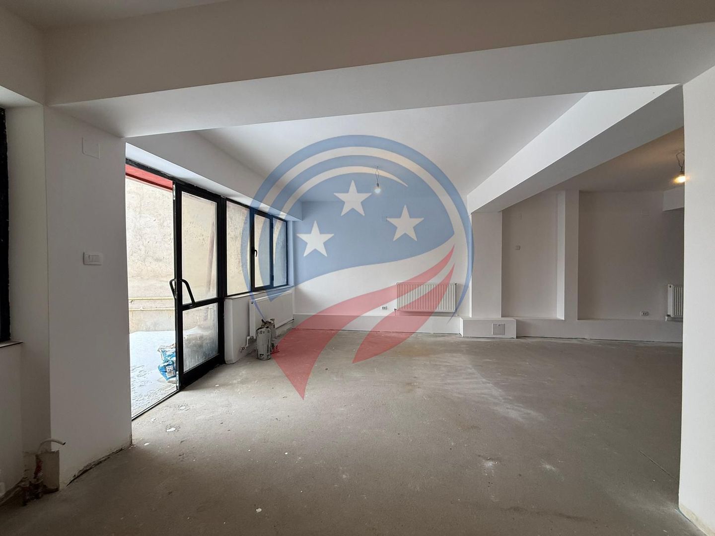 Spațiu comercial open space de închiriat – 12 €/mp ＮＥＧＯＣＩＡＢＩＬ - Poză 6