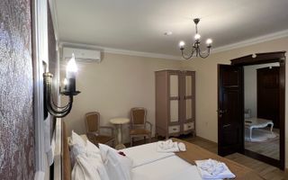 Vila de vanzare in zona Centrala/Orasul de jos - Poză 22