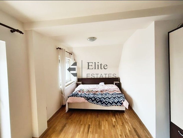 Casa cu 4 camere garaj si curte de 500 mp in Nojorid - Poză 8