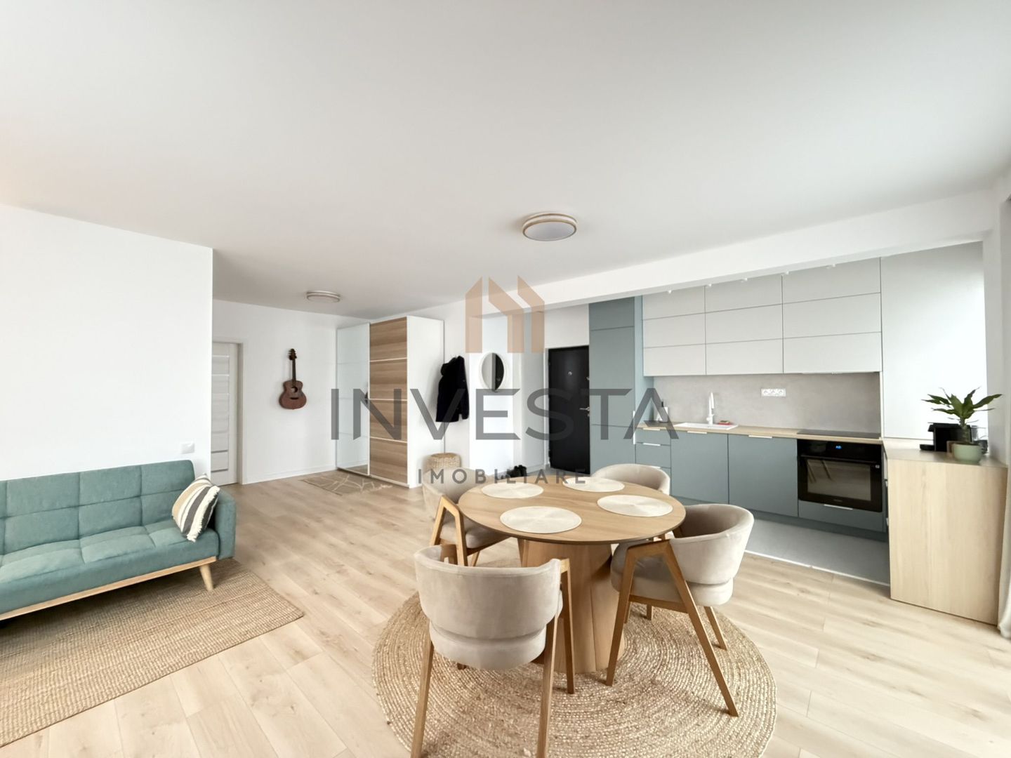 Apartament deosebit cu vedere spre oras- zona Alecu Russo - Poză 3