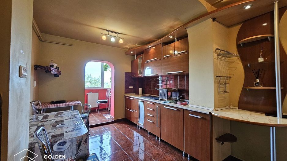 Apartament 3 camere, zona Alfa - Poză 2
