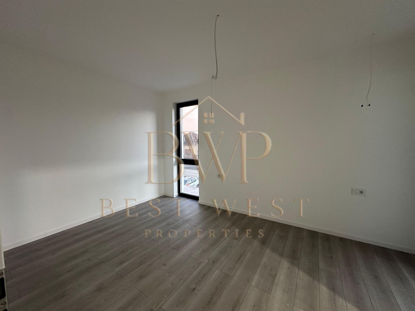 Duplex 1/2, 4 camere, 3 băi, la strada principală Mosnita Veche - Poză 16