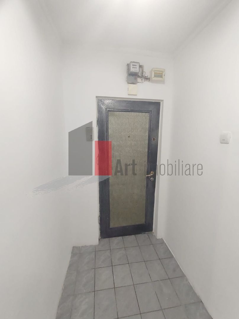 Vânzare apartament decomandat 3 camere cu centrală - Str. Baciului - Poză 3