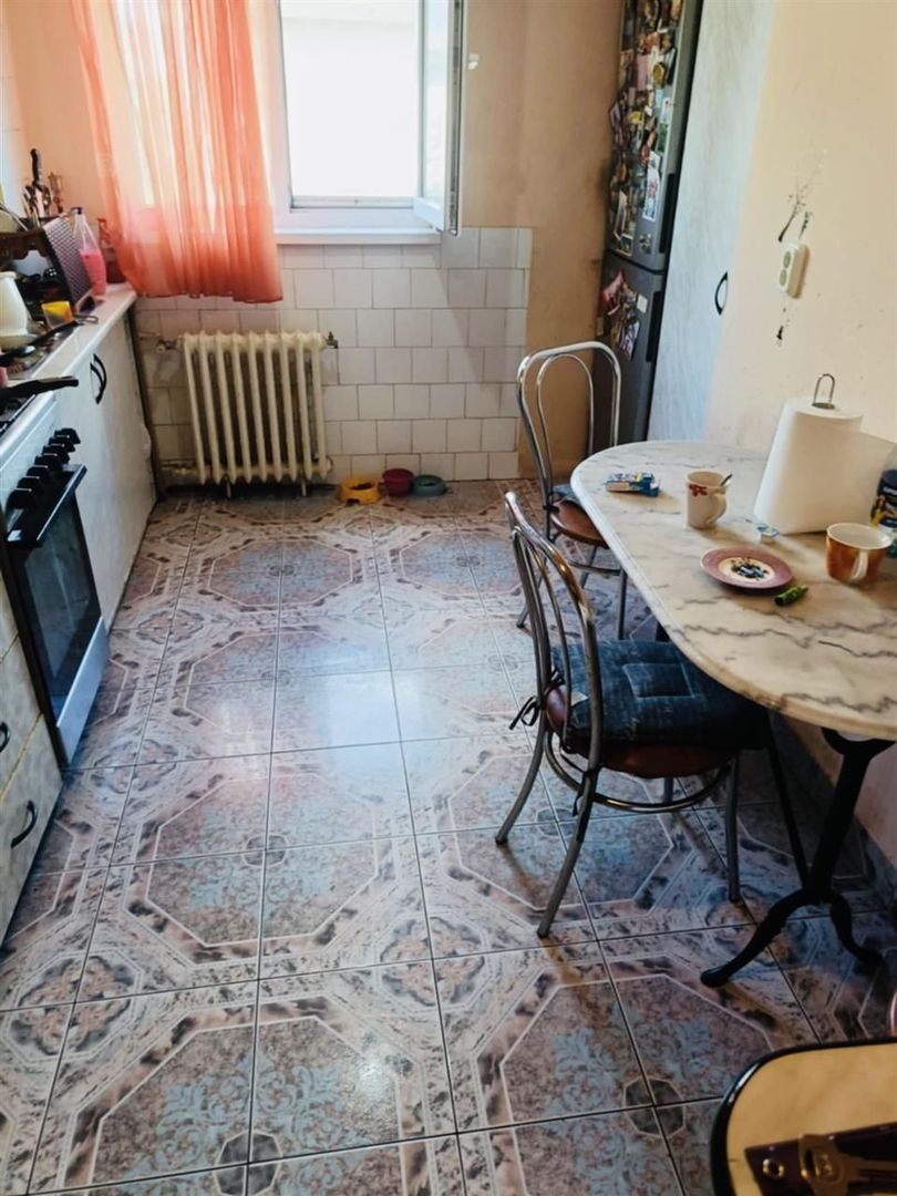 Apartament cu 3 camere  decomandat Rogerius - Poză 2