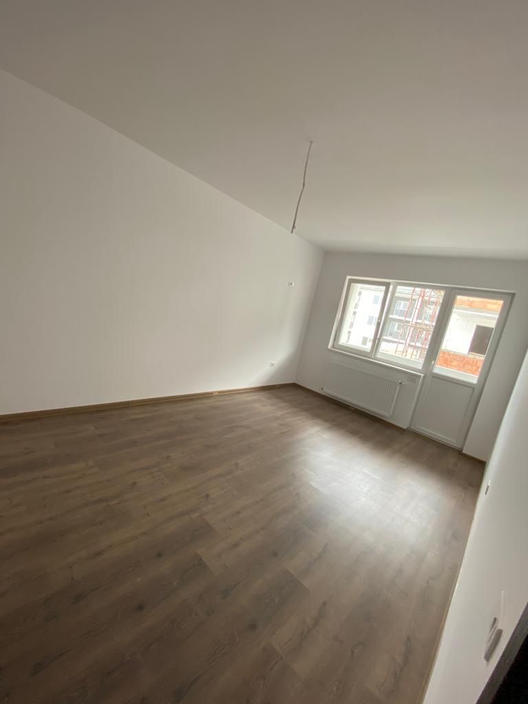 Apartament total decomandat,etaj 1,finisaje premium,aproape metrou - Poză 5