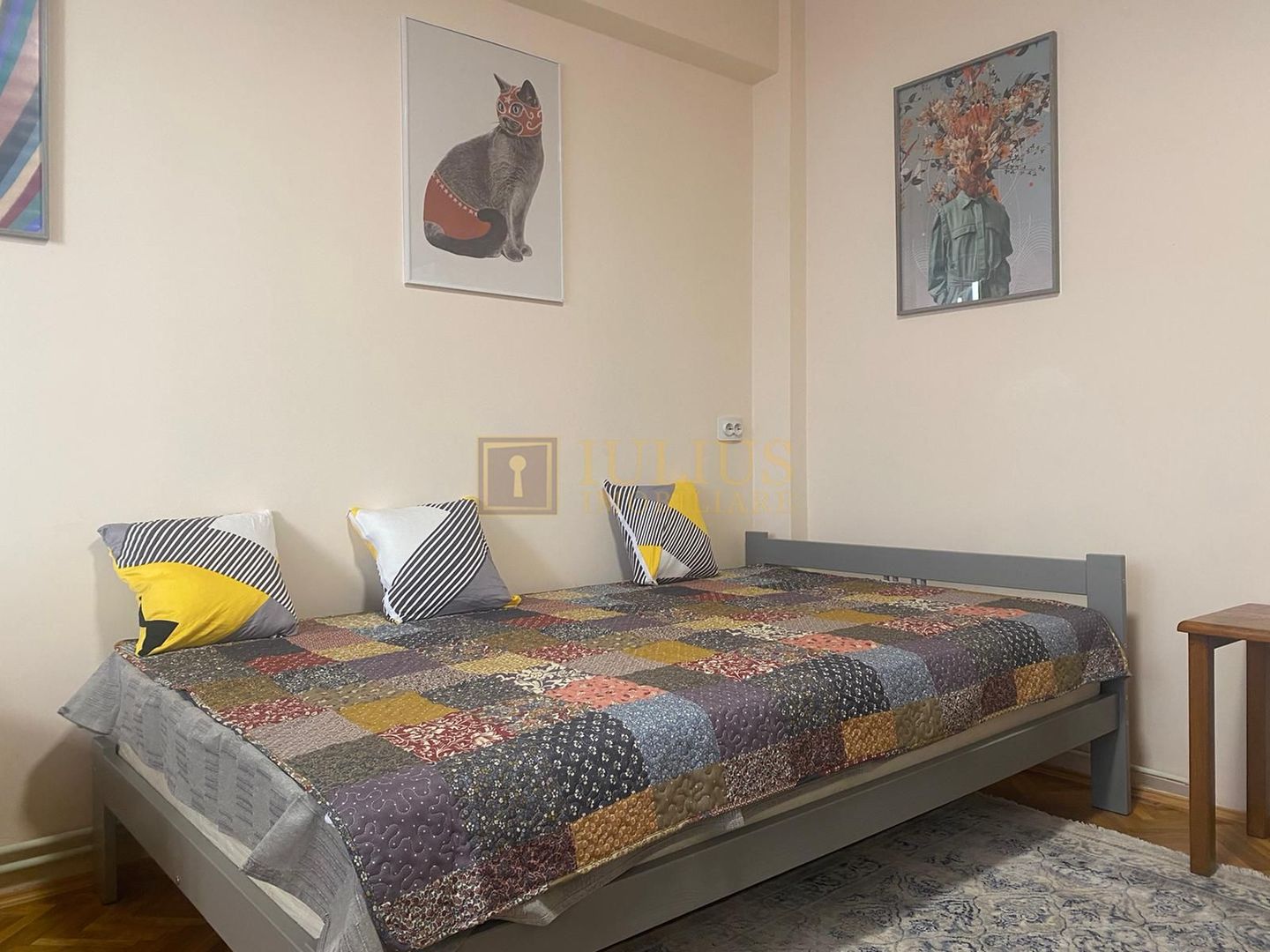 2 dormitoare, centrala proprie, bucatarie inchisa. Piața Libertatii. - Poză 6