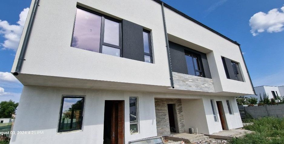 Vile Otopeni-triplex: 110 mp utili + 100 mp gradina- comison 0 - Poză 1