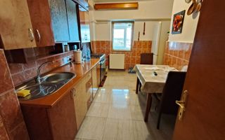 Apartament 3 camere situat în centrul orașului Târgu Jiu, pe pietonală - Poză 5
