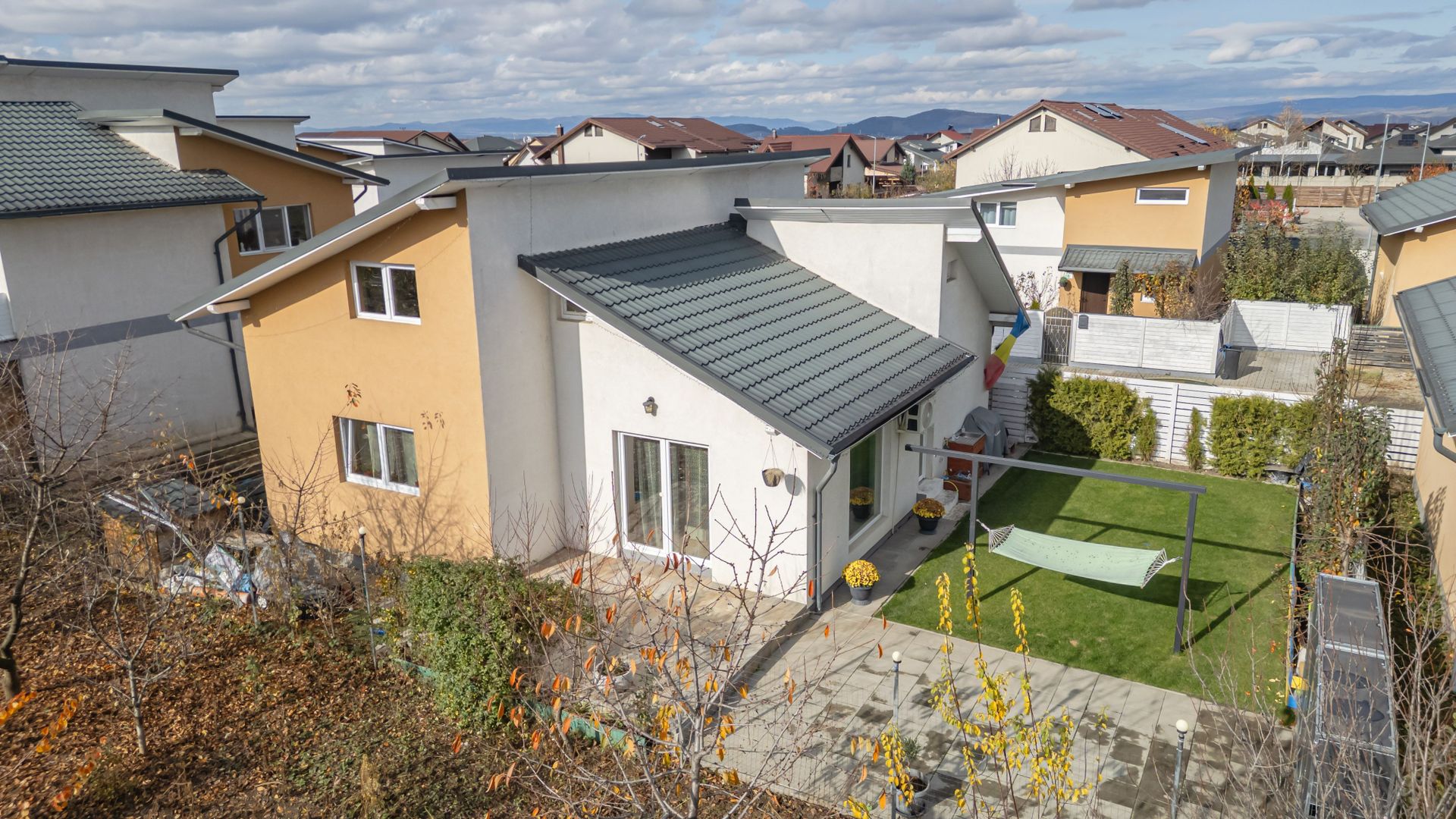 Casa mobilata utilata modern cartier Izvor Tarlungeni Brasov - Poză 17
