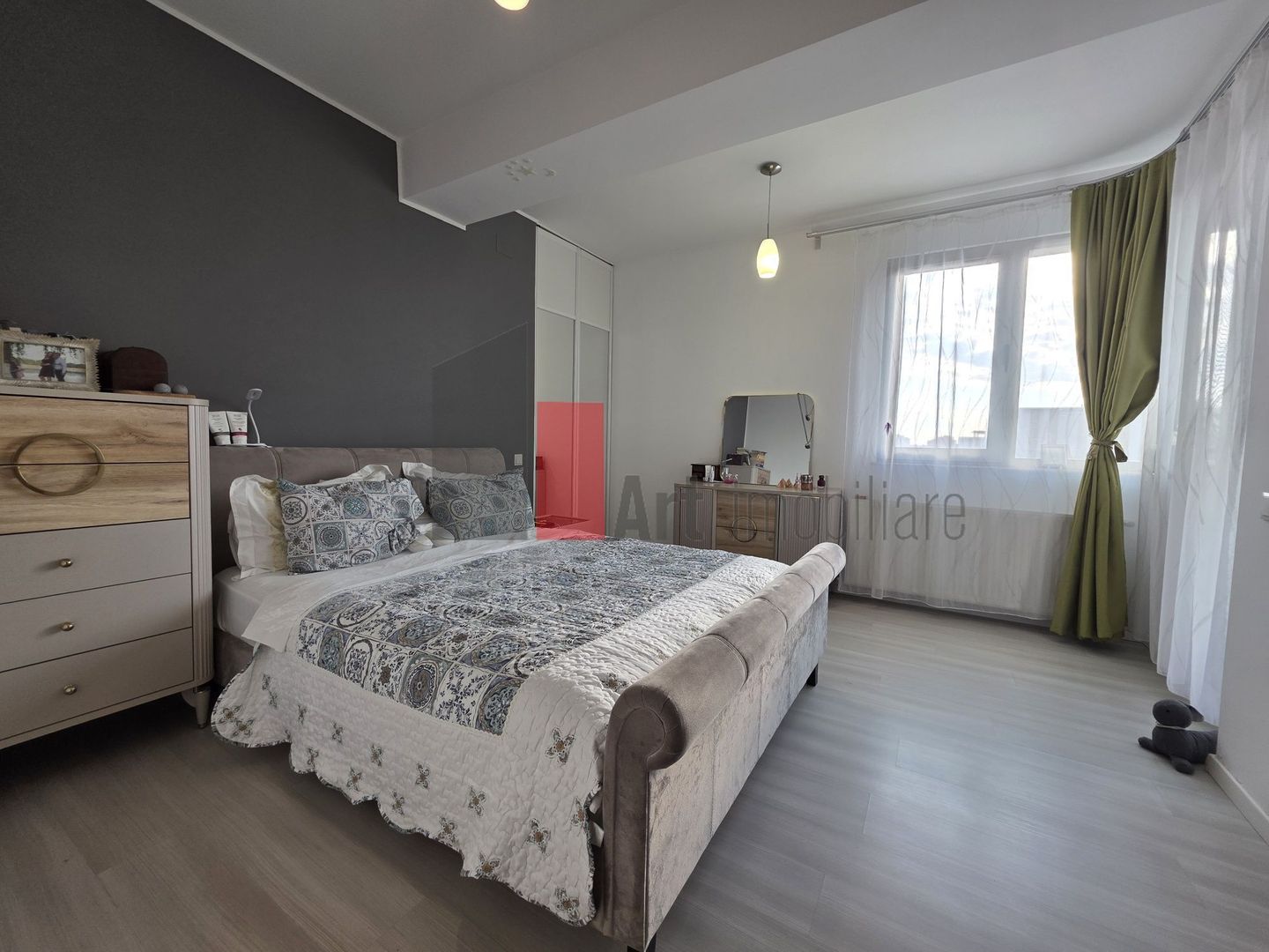 Vanzare apartament 3 camere Politehnica - Poză 1