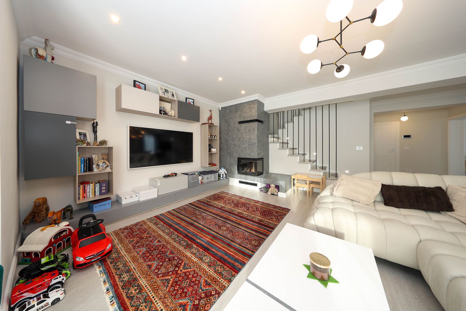 Casă ideală pentru familie în Brașov, Bunloc – spațioasă, luminoasă, priveliște - Poză 21