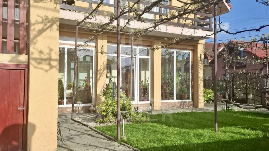 Casă de vânzare în Lazaret – ideală pentru familie sau investiție! - Poză 1