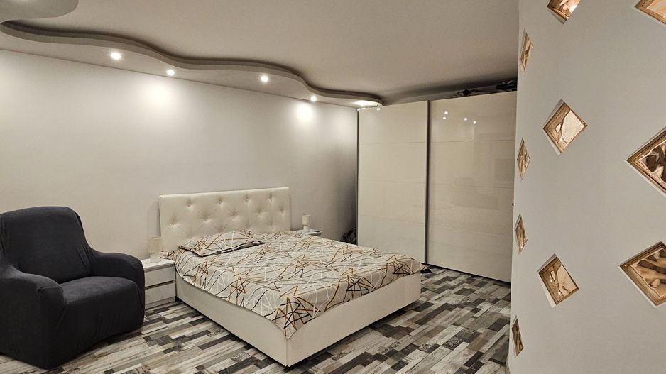 Închiriez garsonieră, Mall Vitan, modernă,  spațioasă + loc parcare - Poză 2