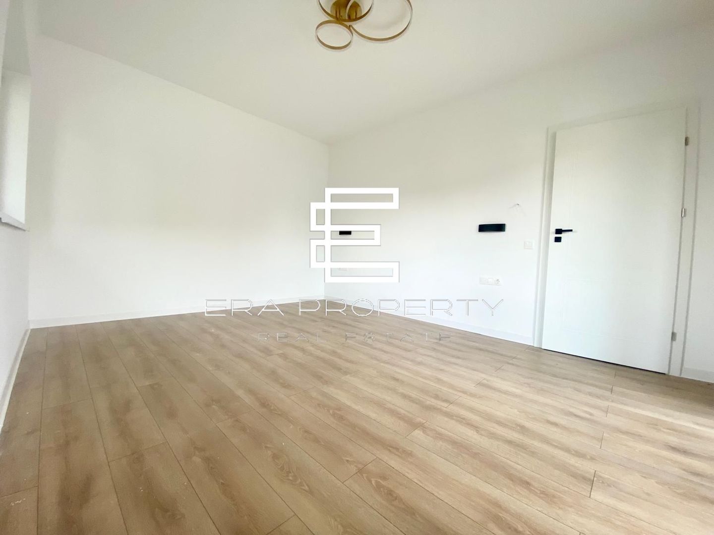 Apartament 2 camere cu grădină ,la cheie, intabulat -Selimbar - Poză 4