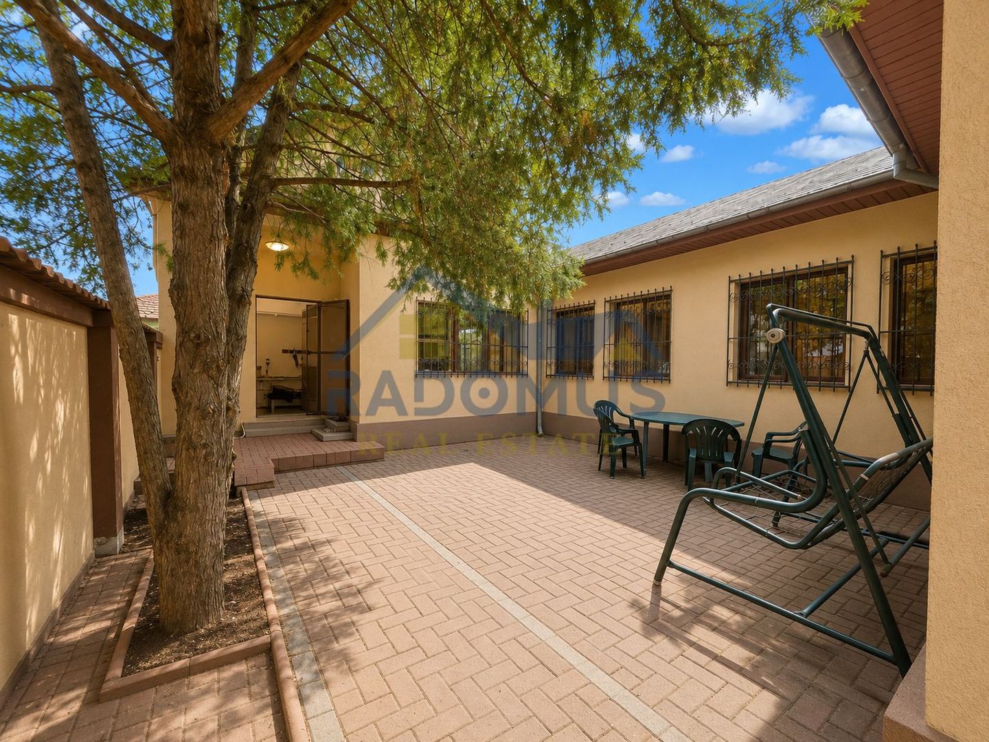Vila 4 camere | Teren 532 mp | Piscina si foisor | Str. Lupeni - Poză 15