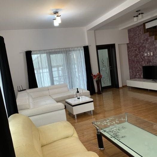 Casă / Vilă de închiriat în Craiova - Poză 7