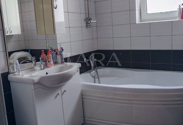 Apartament cu 2 camere, 58 mp + balcon generos – Florești. - Poză 6