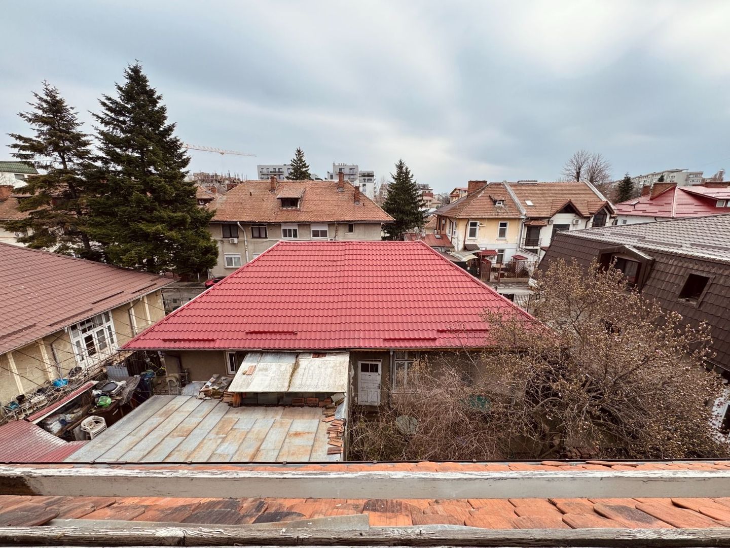 Apartament 2 camere - Domenii, etaj 2/2, centrala noua, curte, boxă, pod. - Poză 24