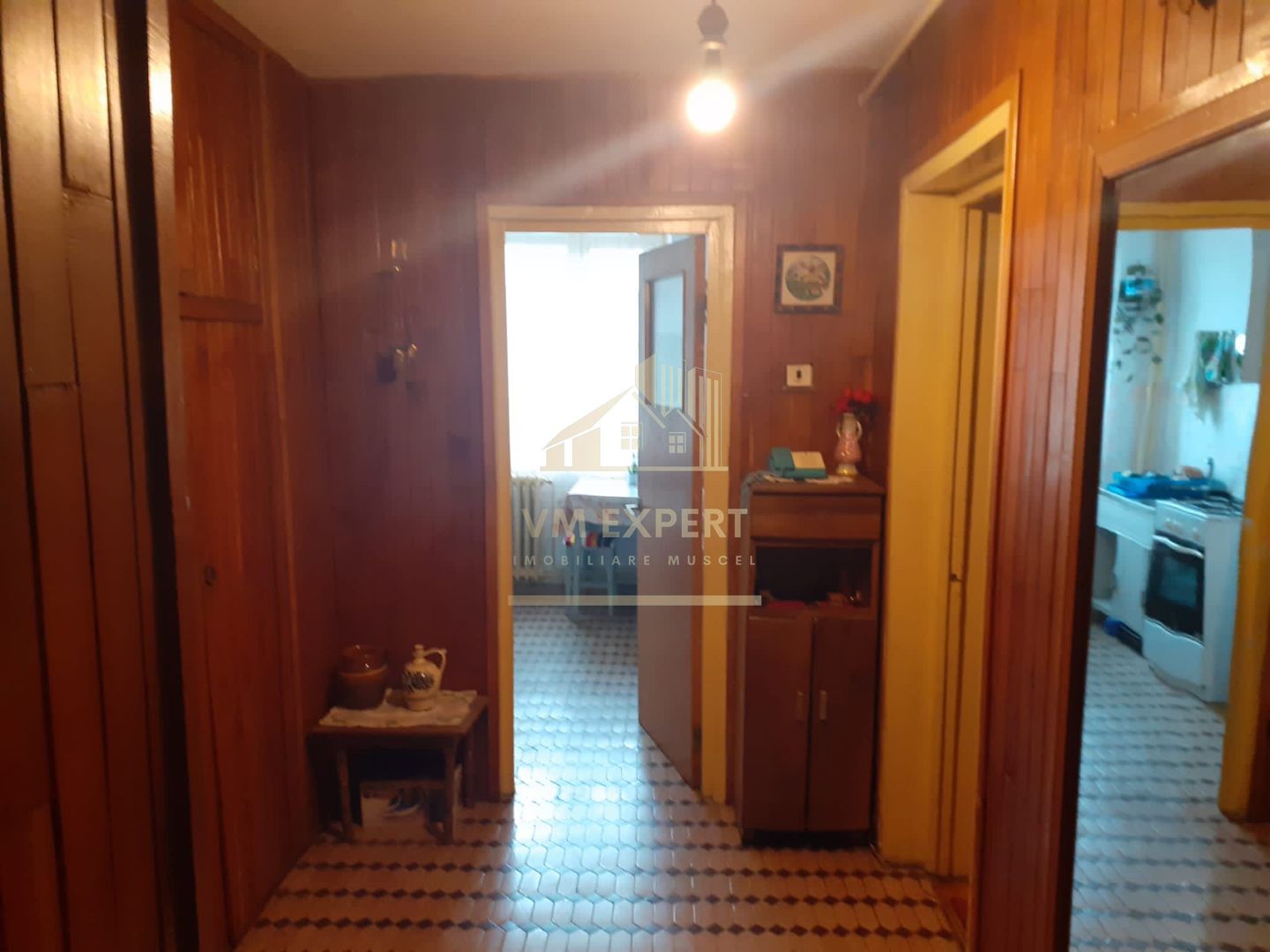 APARTAMENT 3 CAMERE, ETAJ 1, CAMPULUNG, PRET 43000 EURO - Poză 3