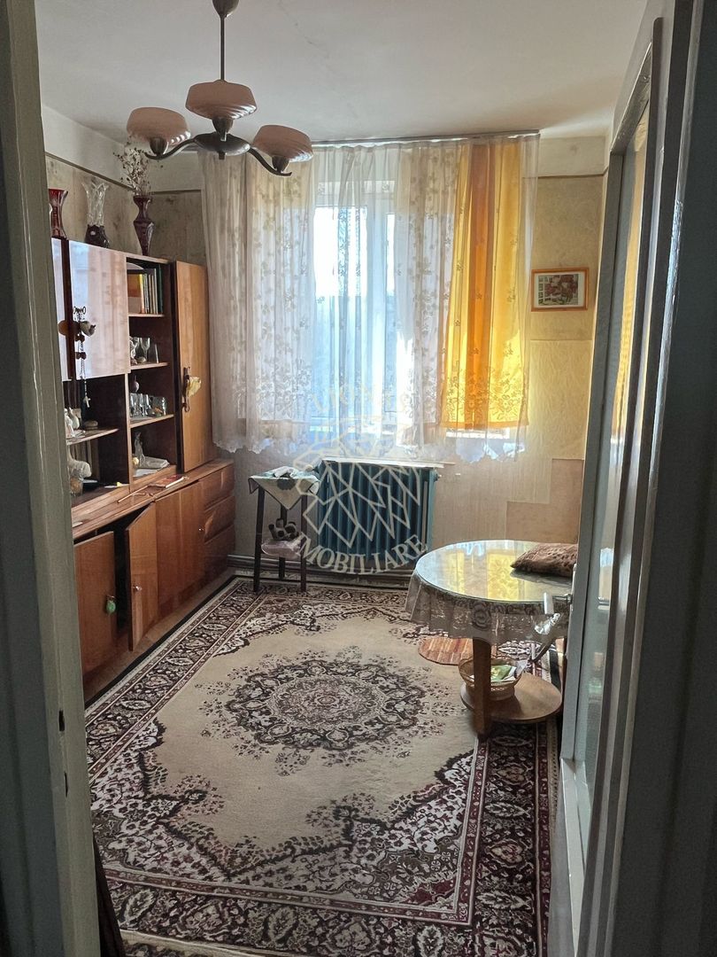 Apartament decomandat 4 camere 85 mp+balcon-etaj 3-Zona Independentei - Poză 1