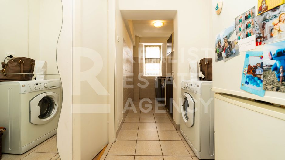 Vânzare, apartament cu 3 camere în zona Lujerului - Poză 7