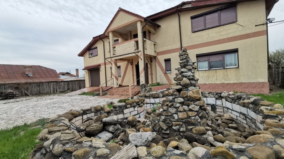 Casa 6 camere  Urechesti-Vrancea constructie 2008 - Poză 1