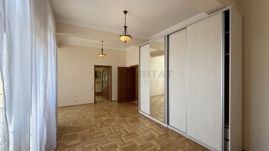 Vila 9 camere cu piscina si teren de 1.000 mp - Poză 21