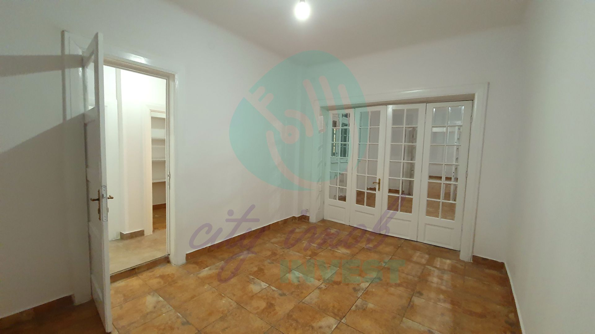 Apartament 4 camere potrivit pentru investitie, Piata Romana - Poză 3