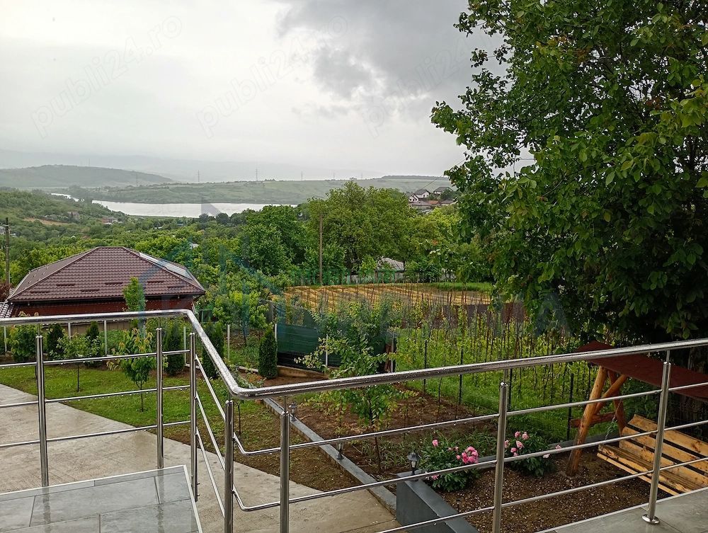 Casă de vânzare în Ciurbești, Iași – Proprietate nouă cu vedere la lac - Poză 2